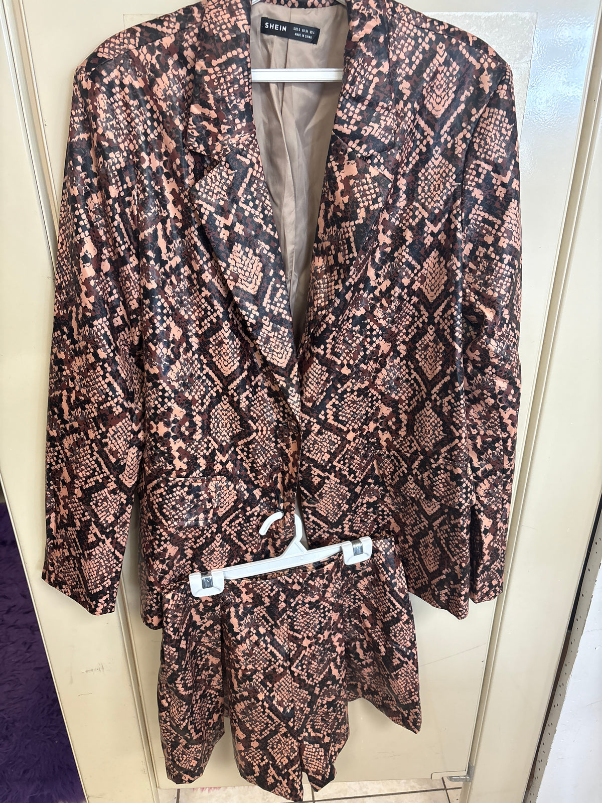 Ensemble imprimé serpent — taille 4 — photo 3