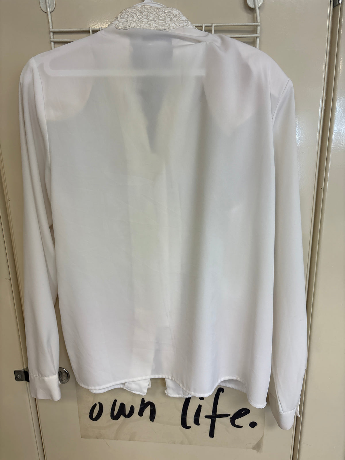 Blouse blanche à dentelle — taille 8 — photo 2