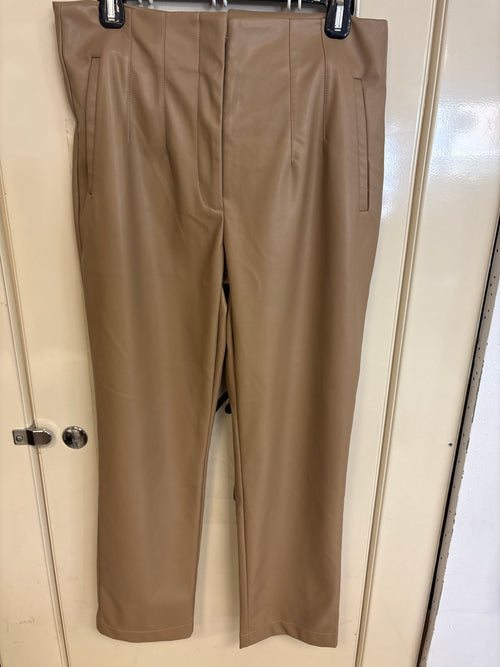 Pantalon beige à jambe droite — taille M