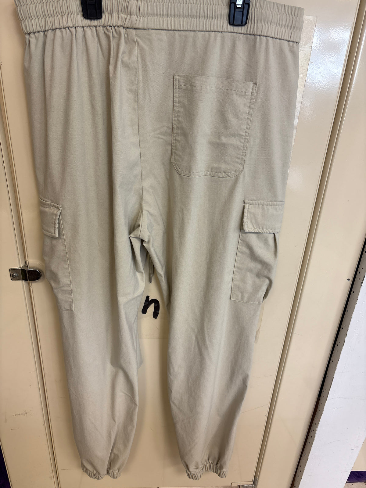 Pantalon cargo beige — taille non indiquée — photo 2